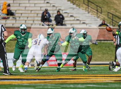Thumbnail 2 in St. Pius X vs. St. Mary's - MSHSAA Class 3 Show-Me Bowl photogallery.