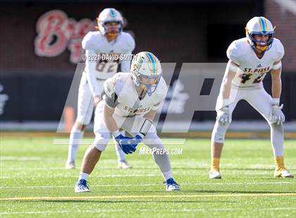Thumbnail 1 in St. Pius X vs. St. Mary's - MSHSAA Class 3 Show-Me Bowl photogallery.