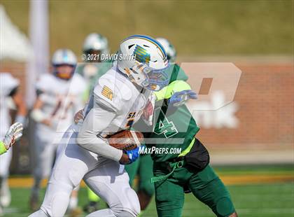 Thumbnail 3 in St. Pius X vs. St. Mary's - MSHSAA Class 3 Show-Me Bowl photogallery.