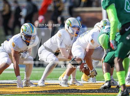 Thumbnail 3 in St. Pius X vs. St. Mary's - MSHSAA Class 3 Show-Me Bowl photogallery.
