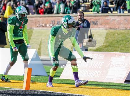 Thumbnail 2 in St. Pius X vs. St. Mary's - MSHSAA Class 3 Show-Me Bowl photogallery.