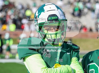 Thumbnail 2 in St. Pius X vs. St. Mary's - MSHSAA Class 3 Show-Me Bowl photogallery.
