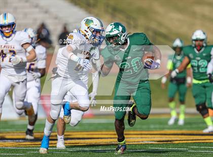 Thumbnail 2 in St. Pius X vs. St. Mary's - MSHSAA Class 3 Show-Me Bowl photogallery.