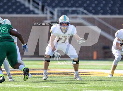 Thumbnail 2 in St. Pius X vs. St. Mary's - MSHSAA Class 3 Show-Me Bowl photogallery.