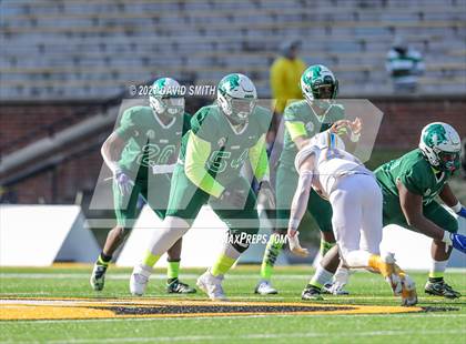 Thumbnail 3 in St. Pius X vs. St. Mary's - MSHSAA Class 3 Show-Me Bowl photogallery.
