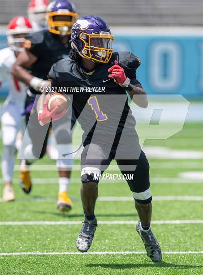 Thumbnail 3 in Tarboro vs. East Surry (1 of 2 - NCHSAA 1AA Final - the Game) photogallery.