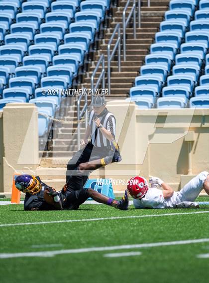 Thumbnail 1 in Tarboro vs. East Surry (1 of 2 - NCHSAA 1AA Final - the Game) photogallery.