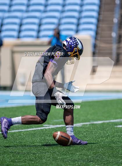 Thumbnail 2 in Tarboro vs. East Surry (1 of 2 - NCHSAA 1AA Final - the Game) photogallery.