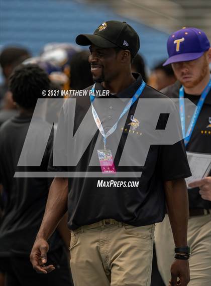 Thumbnail 3 in Tarboro vs. East Surry (1 of 2 - NCHSAA 1AA Final - the Game) photogallery.