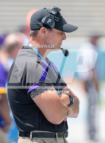 Thumbnail 2 in Tarboro vs. East Surry (1 of 2 - NCHSAA 1AA Final - the Game) photogallery.