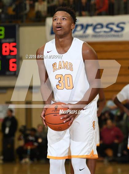 Thumbnail 3 in Nathan Hale vs. Central Catholic (Les Schwab Invitational) photogallery.