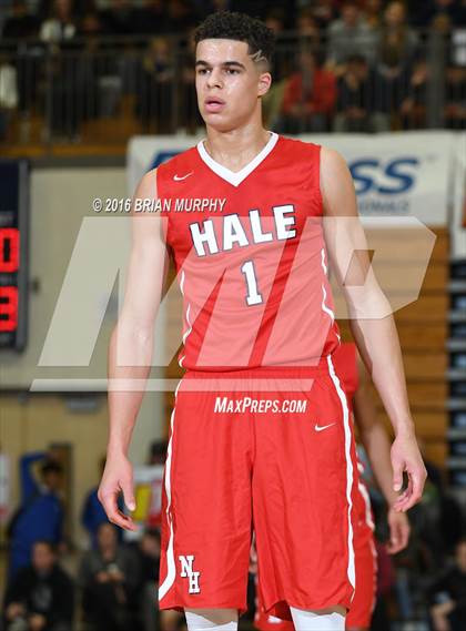 Thumbnail 3 in Nathan Hale vs. Central Catholic (Les Schwab Invitational) photogallery.
