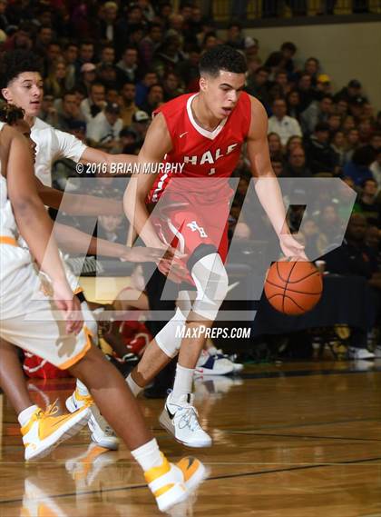 Thumbnail 2 in Nathan Hale vs. Central Catholic (Les Schwab Invitational) photogallery.
