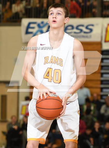 Thumbnail 3 in Nathan Hale vs. Central Catholic (Les Schwab Invitational) photogallery.
