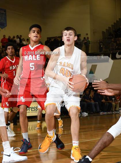 Thumbnail 2 in Nathan Hale vs. Central Catholic (Les Schwab Invitational) photogallery.