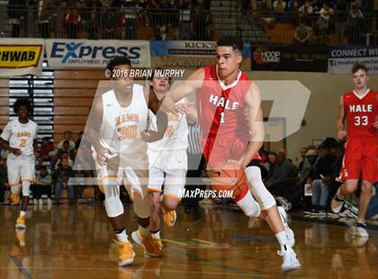 Thumbnail 3 in Nathan Hale vs. Central Catholic (Les Schwab Invitational) photogallery.