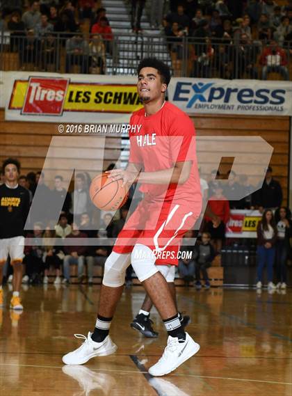 Thumbnail 1 in Nathan Hale vs. Central Catholic (Les Schwab Invitational) photogallery.