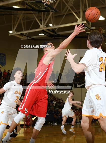 Thumbnail 3 in Nathan Hale vs. Central Catholic (Les Schwab Invitational) photogallery.