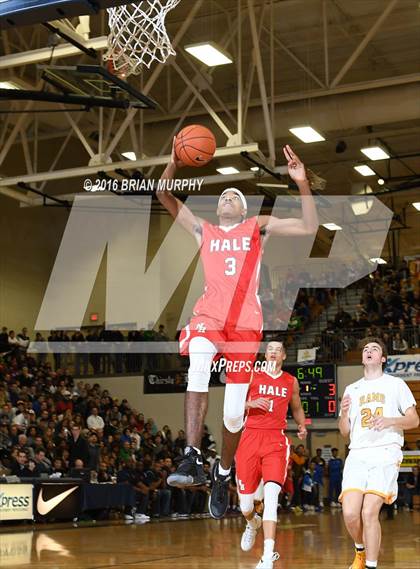 Thumbnail 2 in Nathan Hale vs. Central Catholic (Les Schwab Invitational) photogallery.