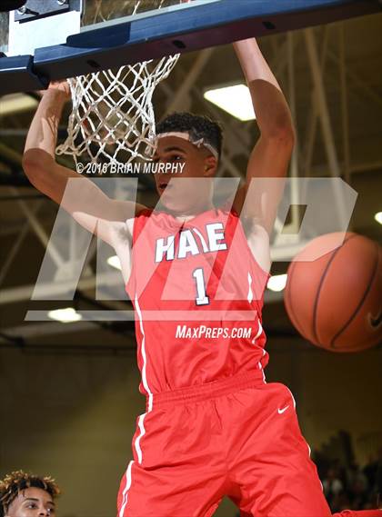 Thumbnail 1 in Nathan Hale vs. Central Catholic (Les Schwab Invitational) photogallery.
