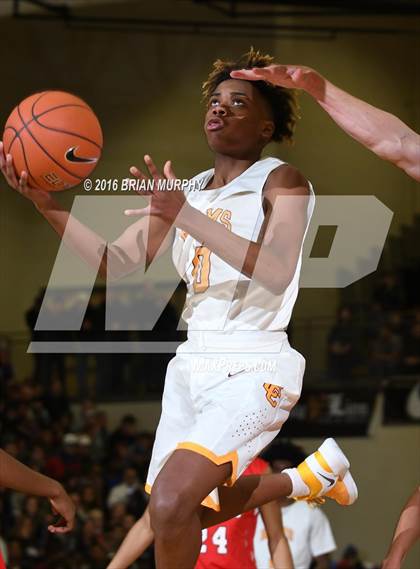Thumbnail 1 in Nathan Hale vs. Central Catholic (Les Schwab Invitational) photogallery.