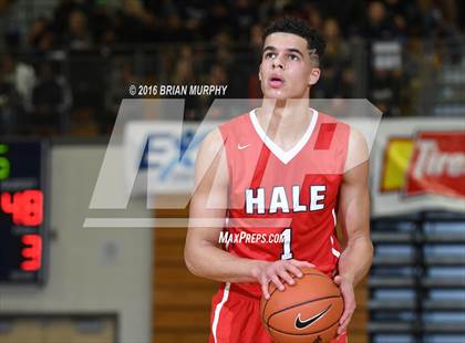 Thumbnail 3 in Nathan Hale vs. Central Catholic (Les Schwab Invitational) photogallery.