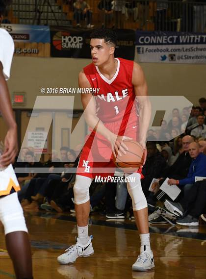 Thumbnail 2 in Nathan Hale vs. Central Catholic (Les Schwab Invitational) photogallery.