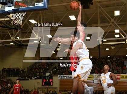 Thumbnail 1 in Nathan Hale vs. Central Catholic (Les Schwab Invitational) photogallery.