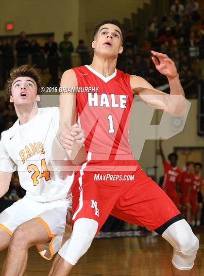 Thumbnail 2 in Nathan Hale vs. Central Catholic (Les Schwab Invitational) photogallery.