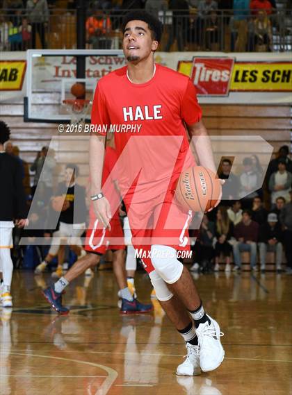 Thumbnail 2 in Nathan Hale vs. Central Catholic (Les Schwab Invitational) photogallery.