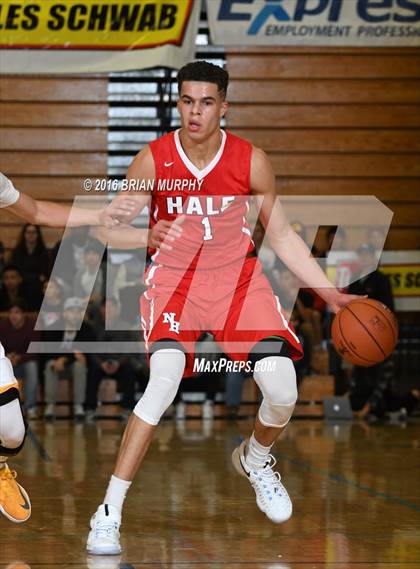 Thumbnail 3 in Nathan Hale vs. Central Catholic (Les Schwab Invitational) photogallery.