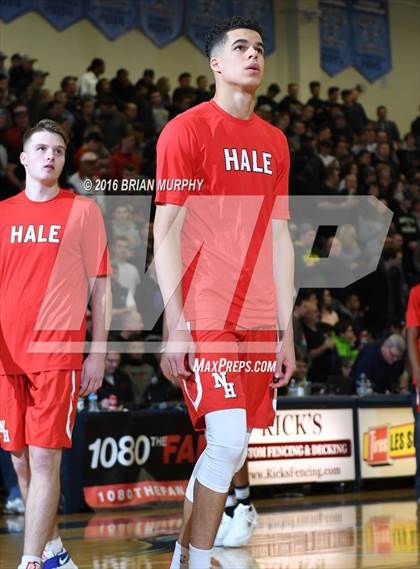 Thumbnail 2 in Nathan Hale vs. Central Catholic (Les Schwab Invitational) photogallery.