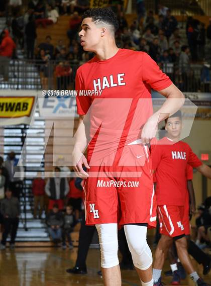 Thumbnail 3 in Nathan Hale vs. Central Catholic (Les Schwab Invitational) photogallery.