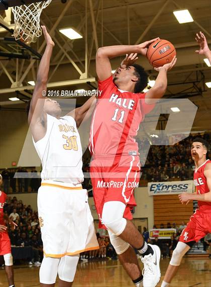Thumbnail 2 in Nathan Hale vs. Central Catholic (Les Schwab Invitational) photogallery.