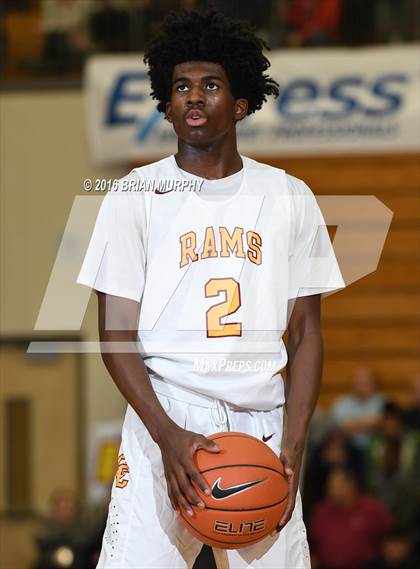 Thumbnail 3 in Nathan Hale vs. Central Catholic (Les Schwab Invitational) photogallery.