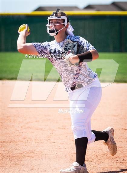 Thumbnail 1 in Valor Christian @ Falcon photogallery.