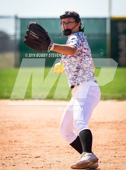 Thumbnail 2 in Valor Christian @ Falcon photogallery.