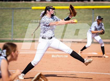 Thumbnail 2 in Valor Christian @ Falcon photogallery.