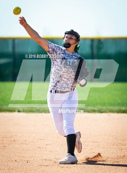Thumbnail 1 in Valor Christian @ Falcon photogallery.