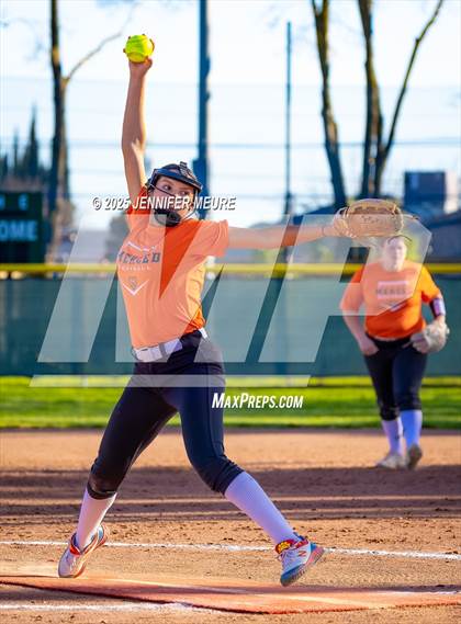 Thumbnail 3 in Merced vs. Sonora photogallery.