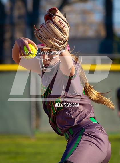 Thumbnail 3 in Merced vs. Sonora photogallery.