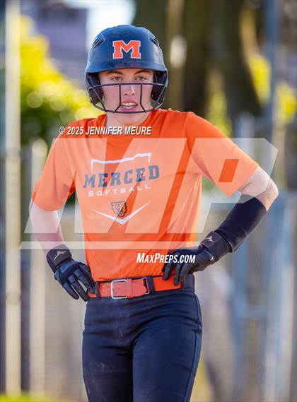 Thumbnail 3 in Merced vs. Sonora photogallery.