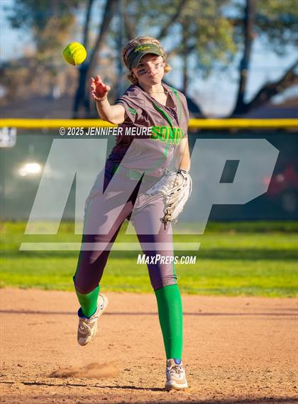 Thumbnail 3 in Merced vs. Sonora photogallery.
