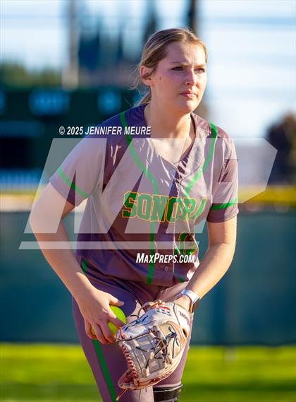 Thumbnail 2 in Merced vs. Sonora photogallery.