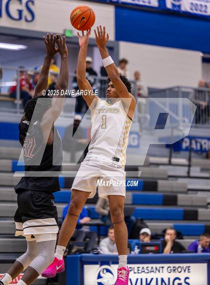 Thumbnail 2 in Veritas Academy vs Utah Prep (Five for the Fight) photogallery.