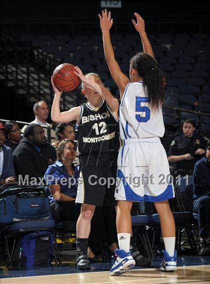 Thumbnail 3 in Windward vs. Bishop Montgomery (CIF SS 4AA Final) photogallery.