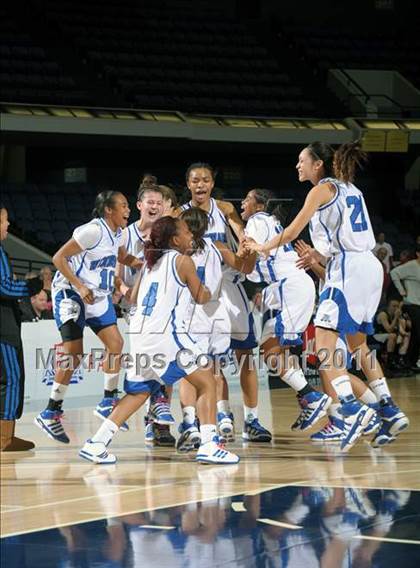 Thumbnail 2 in Windward vs. Bishop Montgomery (CIF SS 4AA Final) photogallery.