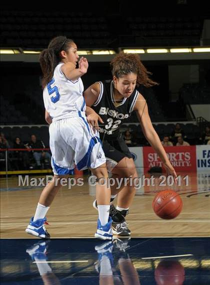 Thumbnail 3 in Windward vs. Bishop Montgomery (CIF SS 4AA Final) photogallery.