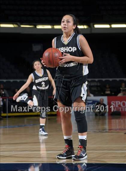 Thumbnail 3 in Windward vs. Bishop Montgomery (CIF SS 4AA Final) photogallery.