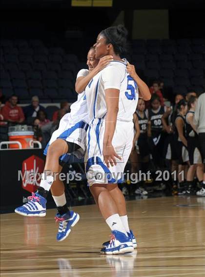 Thumbnail 3 in Windward vs. Bishop Montgomery (CIF SS 4AA Final) photogallery.
